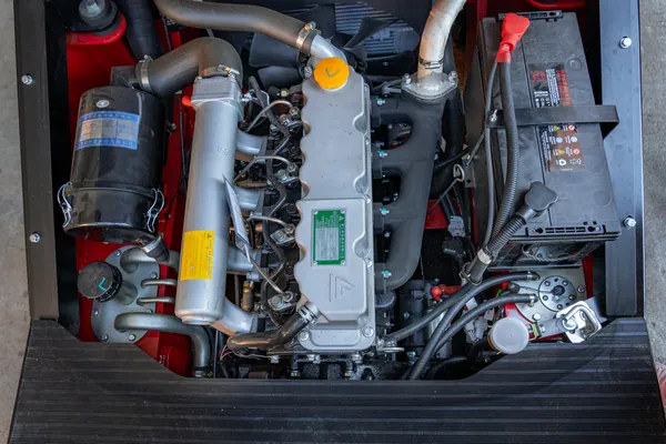 Compartimento do motor da empilhadeira ENSIGN S36A