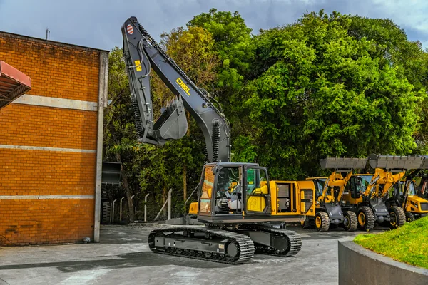 DIEL DE220.8LC em vista geral de três quartos